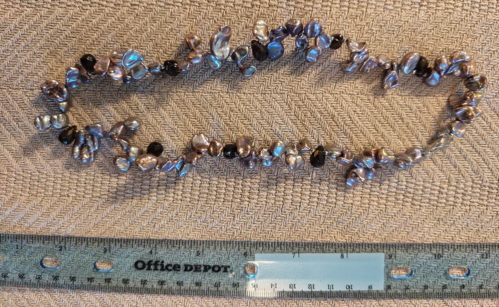 handcrafted freshwater baroque/keshi pearl necklace